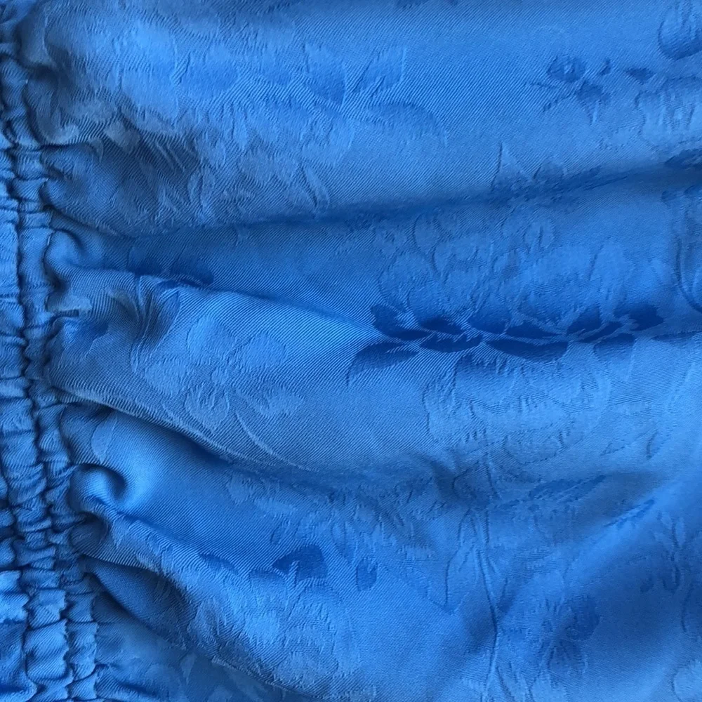 BCBGENERATION Ruffle cinched Tie Blue Size 4 Jacquard Floral Printed Mini Skirt